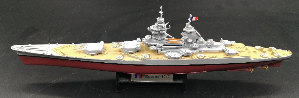 RICHELIEU 1940 1//1000 Scale Ship Model No24