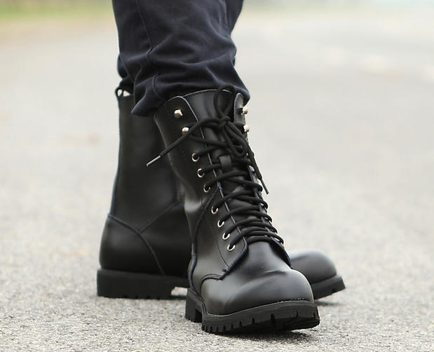 2018 Retro Combat Boots Winter British genuine Leather Military Boots punk rivet Charm Lace Up Men Warm Plush motorcycles Boots 2018 Retro Combat Boots Winter British genuine Leather Military Boots punk rivet Charm Lace Up Men Warm Plush motorcycles Boots