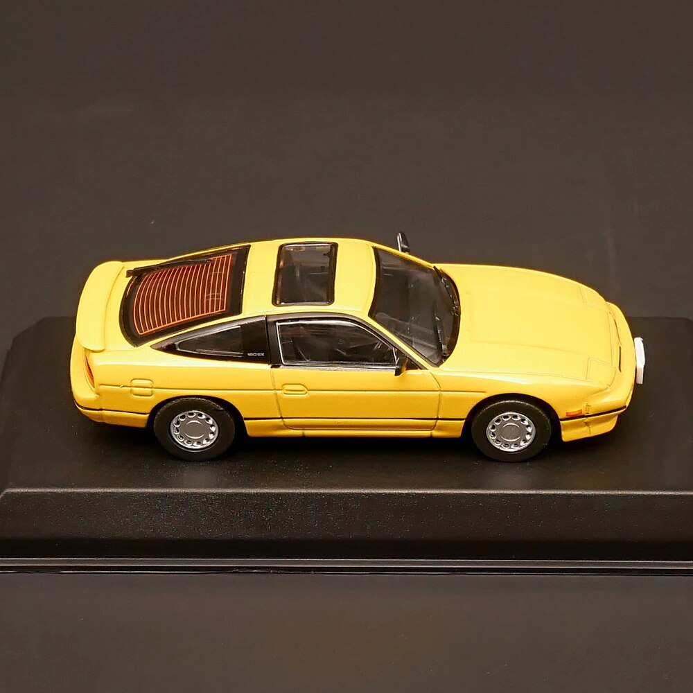 1: 43 Japanese 180s retro sports car model Alloy collection ornaments