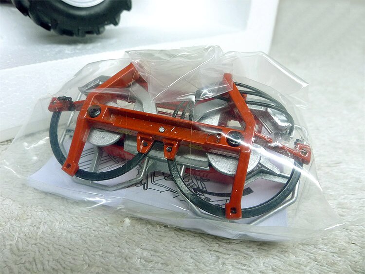 1: 32 100.1 model of fertilizer transportation tug Agricultural machinery model Alloy collection model 1: 32 100.1 model of fertilizer transportation tug Agricultural machinery model Alloy collection model