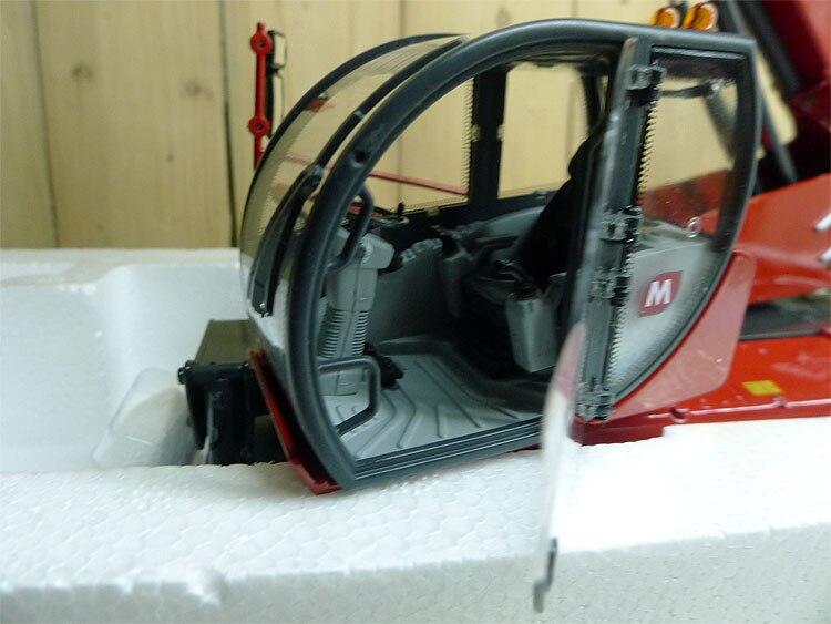 1:32 Model of rth 6.35 sh long boom aerial engineering vehicle Alloy collection model 1:32 Model of rth 6.35 sh long boom aerial engineering vehicle Alloy collection model