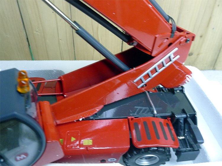 1:32 Model of rth 6.35 sh long boom aerial engineering vehicle Alloy collection model 1:32 Model of rth 6.35 sh long boom aerial engineering vehicle Alloy collection model