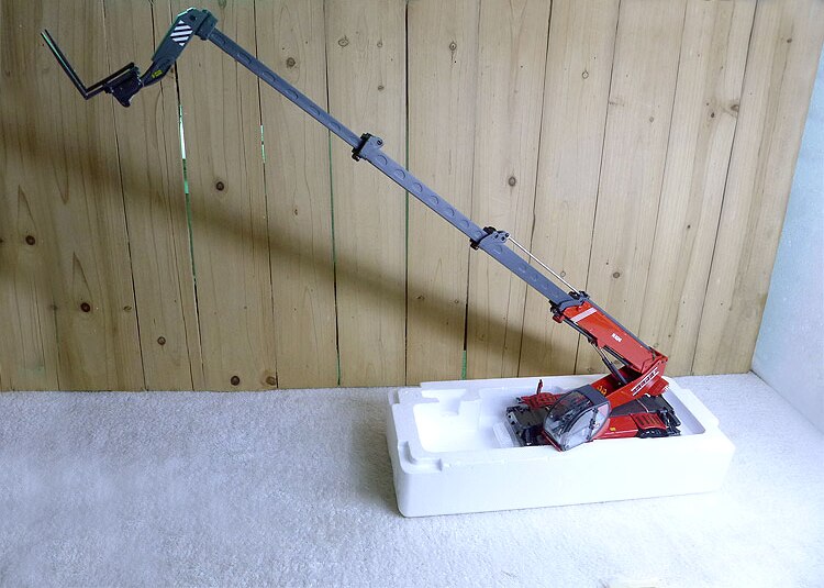 1:32 Model of rth 6.35 sh long boom aerial engineering vehicle Alloy collection model 1:32 Model of rth 6.35 sh long boom aerial engineering vehicle Alloy collection model