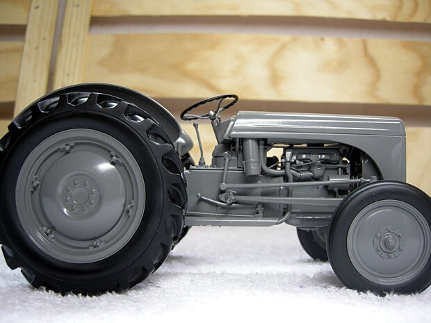 1:16 Tea 20 classic grey tractor model France Alloy construction machinery model brand new