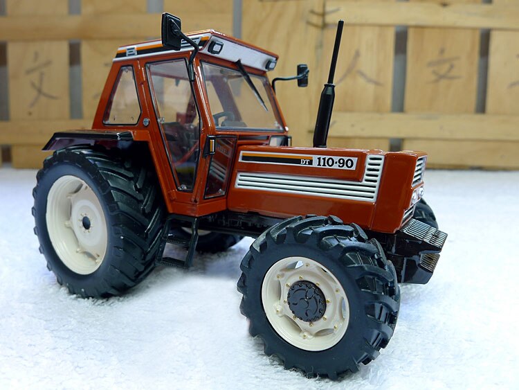 1: 32 110-90 Tractor Model Agricultural vehicle model Alloy collection model