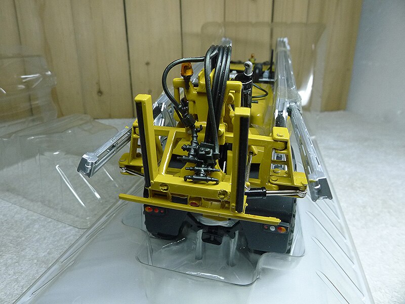 Fine 1:32 655 pesticide sprayer model Agricultural machinery model Alloy collection model