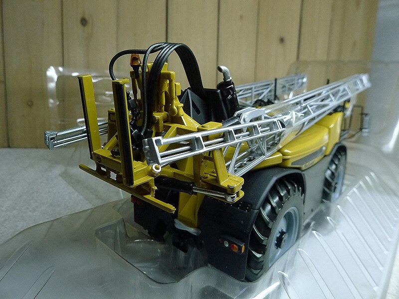 Fine 1:32 655 pesticide sprayer model Agricultural machinery model Alloy collection model