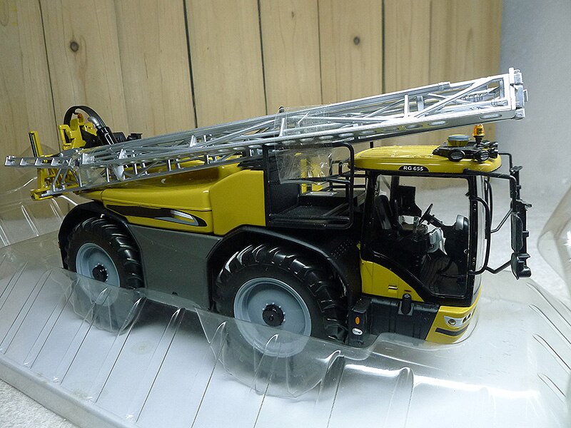 Fine 1:32 655 pesticide sprayer model Agricultural machinery model Alloy collection model