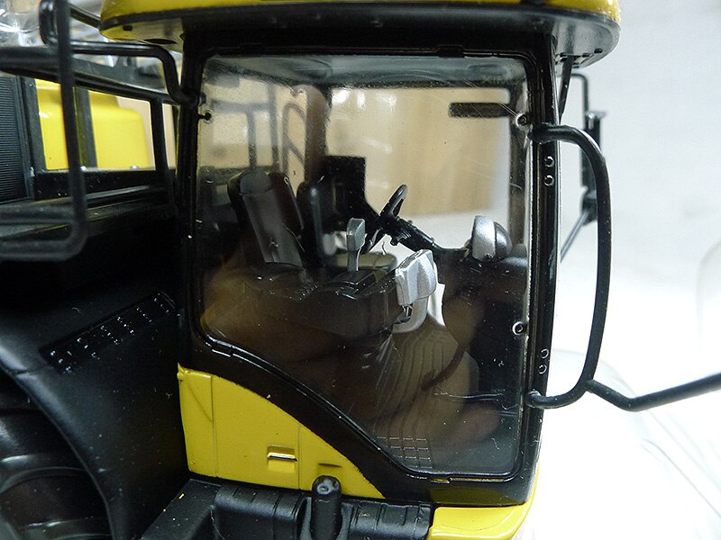 Fine 1:32 655 pesticide sprayer model Agricultural machinery model Alloy collection model