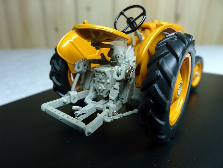 1: 32 1014 18 Tractor Model Agricultural machinery Fine alloy collection model The cover can be opened Old packing box 1: 32 1014 18 Tractor Model Agricultural machinery Fine alloy collection model The cover can be opened Old packing box