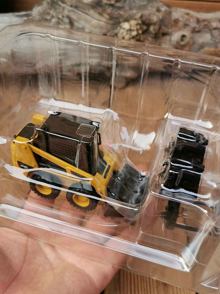 Special Offer 1:32 247 skid steer loader Forklift truck model Two types of wheel and track Alloy car model Special Offer 1:32 247 skid steer loader Forklift truck model Two types of wheel and track Alloy car model