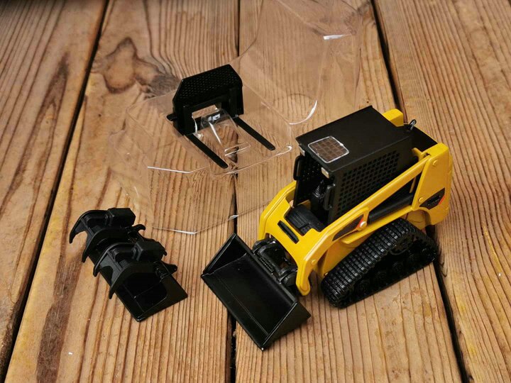 Special Offer 1:32 247 skid steer loader Forklift truck model Two types of wheel and track Alloy car model Special Offer 1:32 247 skid steer loader Forklift truck model Two types of wheel and track Alloy car model