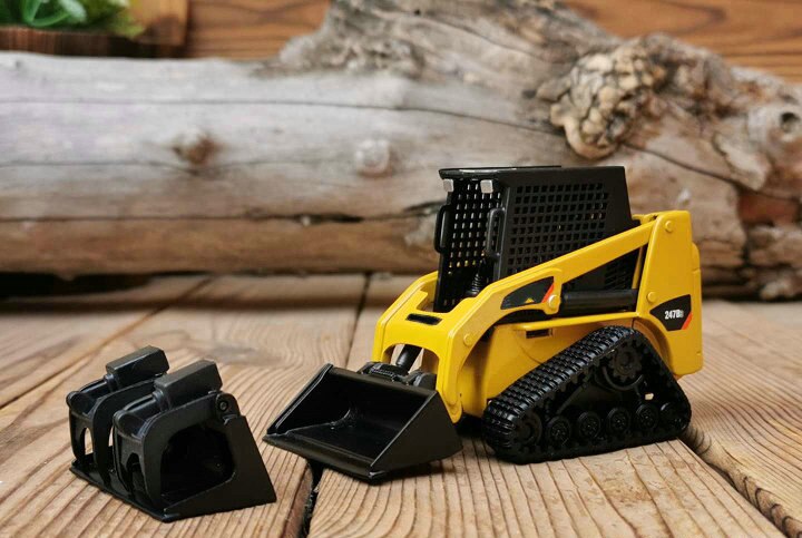 Special Offer 1:32 247 skid steer loader Forklift truck model Two types of wheel and track Alloy car model Special Offer 1:32 247 skid steer loader Forklift truck model Two types of wheel and track Alloy car model