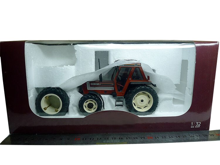 1: 32 N100-90 Tractor Model Six rounds Alloy agricultural vehicle model 1: 32 N100-90 Tractor Model Six rounds Alloy agricultural vehicle model