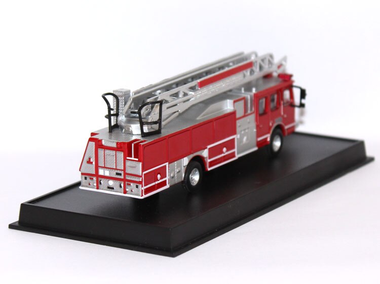 1 / 87 HP75 fire truck USA 2005 Alloy finished product model ornament 1 / 87 HP75 fire truck USA 2005 Alloy finished product model ornament