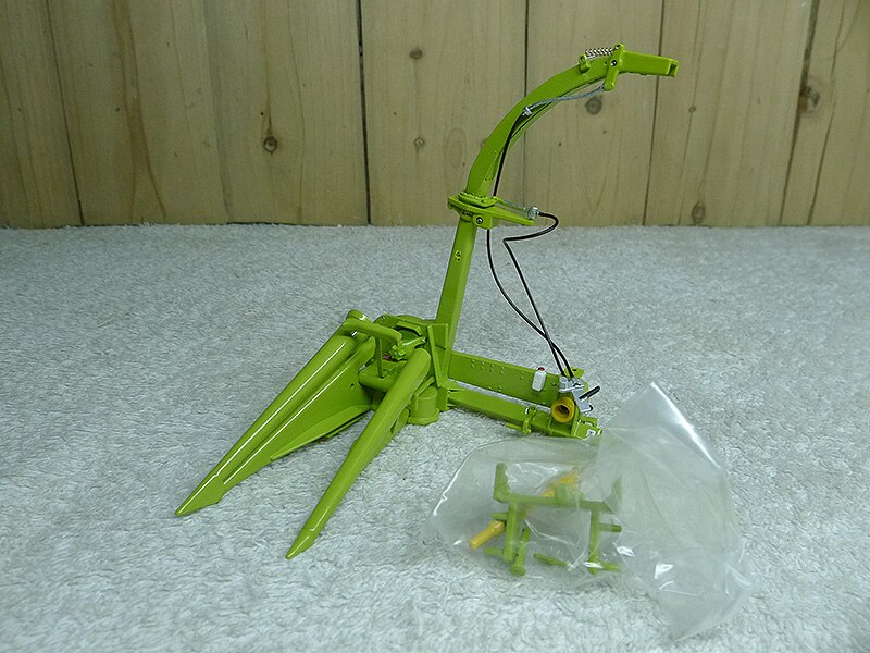 1: 32 25 silage harvester Drag garbage accessories model Alloy construction machinery model 1: 32 25 silage harvester Drag garbage accessories model Alloy construction machinery model