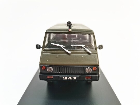 rare 1 / 43 Russian Soviet Union ya3-3972 military ambulance Alloy car model