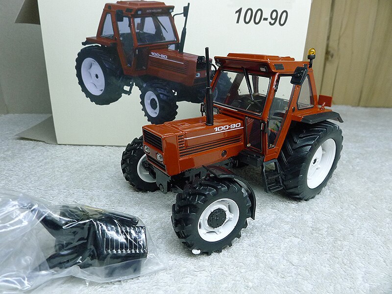 1: 32 197nh 100-90 Tractor Model Agricultural vehicle model Alloy collection model