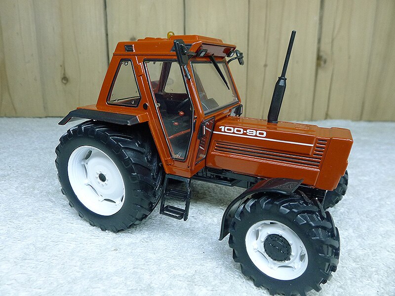 1: 32 197nh 100-90 Tractor Model Agricultural vehicle model Alloy collection model