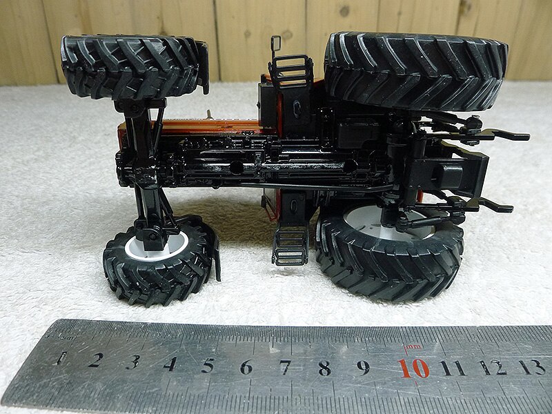 1: 32 197nh 100-90 Tractor Model Agricultural vehicle model Alloy collection model