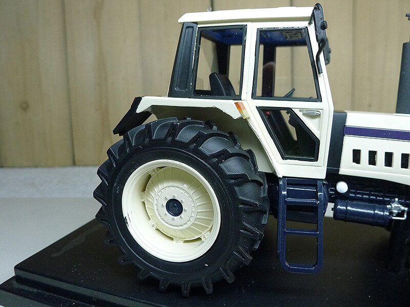 Boutique 1:32 Italian 1556 DT Tractor Model Resin collection model