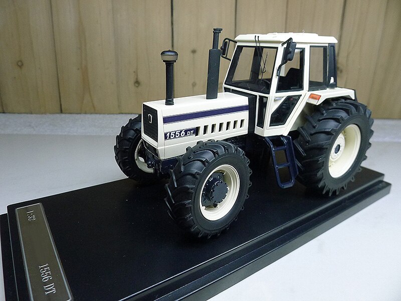 Boutique 1:32 Italian 1556 DT Tractor Model Resin collection model