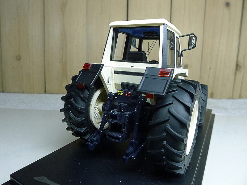 Boutique 1:32 Italian 1556 DT Tractor Model Resin collection model