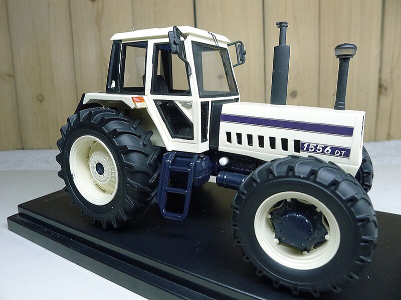 Boutique 1:32 Italian 1556 DT Tractor Model Resin collection model