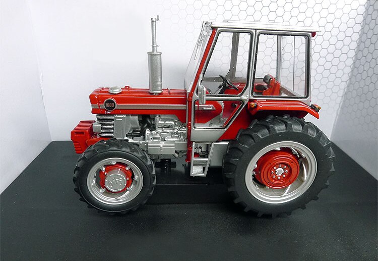 1: 32 1080 Tractor Model Agricultural vehicle model Alloy collection model 1: 32 1080 Tractor Model Agricultural vehicle model Alloy collection model