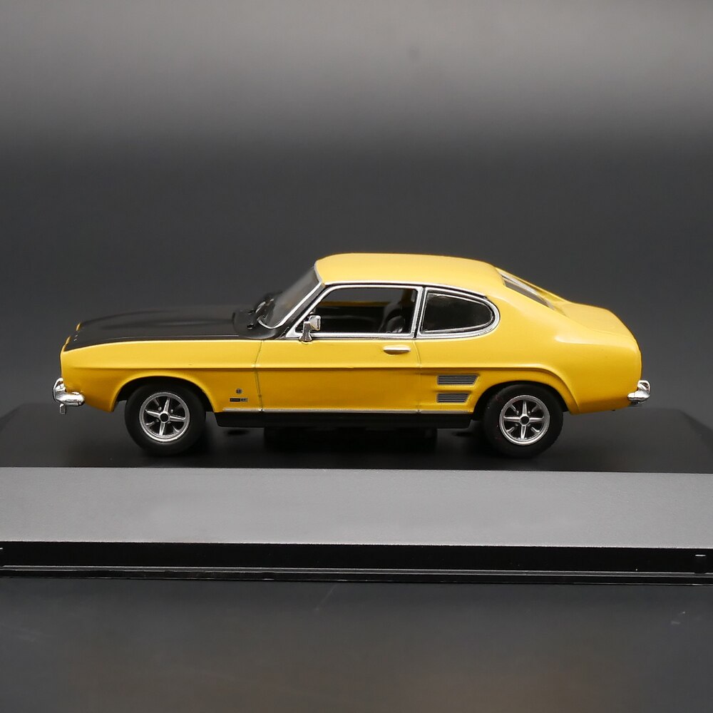 1: 43 American retro car model 1700gt 1969-72 Alloy car model Collection 1: 43 American retro car model 1700gt 1969-72 Alloy car model Collection