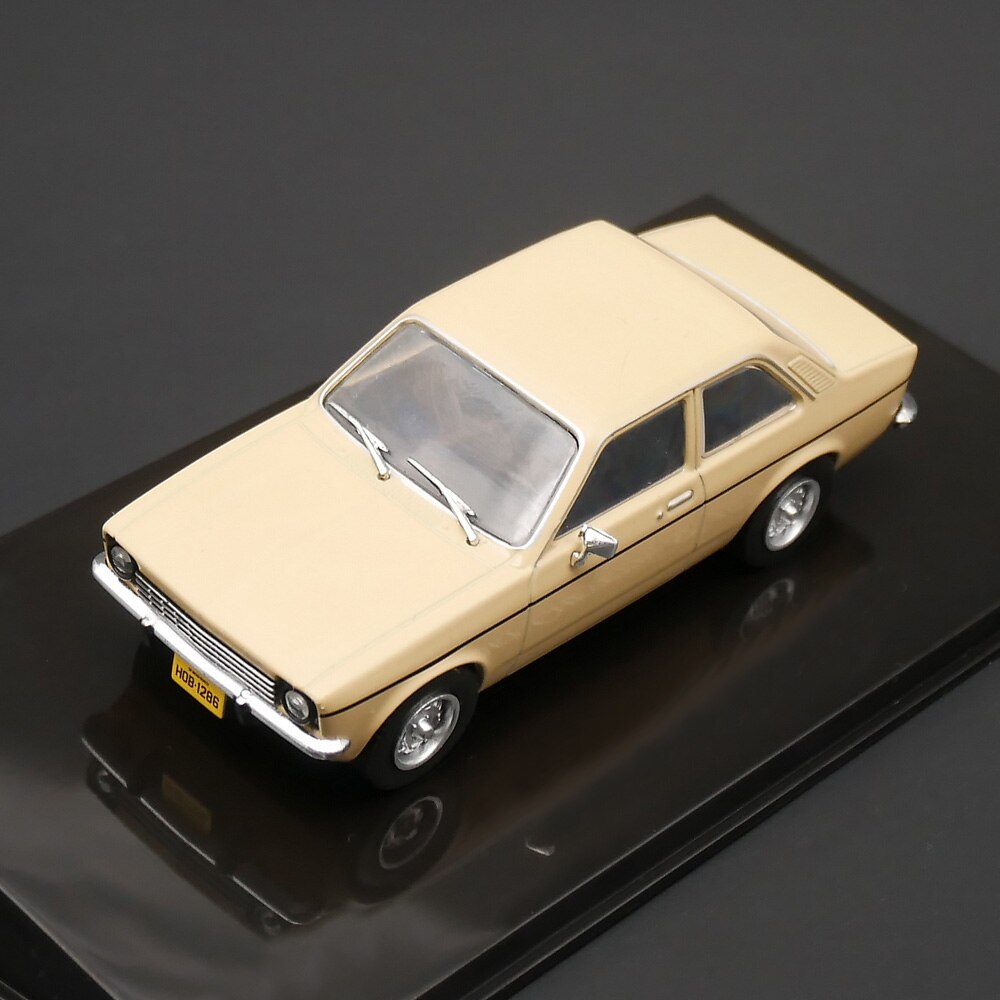 1: 43 American classic car model 1976 1973 Alloy car model Collection 1: 43 American classic car model 1976 1973 Alloy car model Collection
