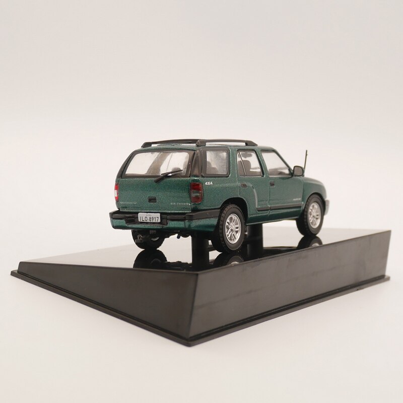 1: 43 American 2002 off-road vehicle model SUV Alloy collection model 1: 43 American 2002 off-road vehicle model SUV Alloy collection model