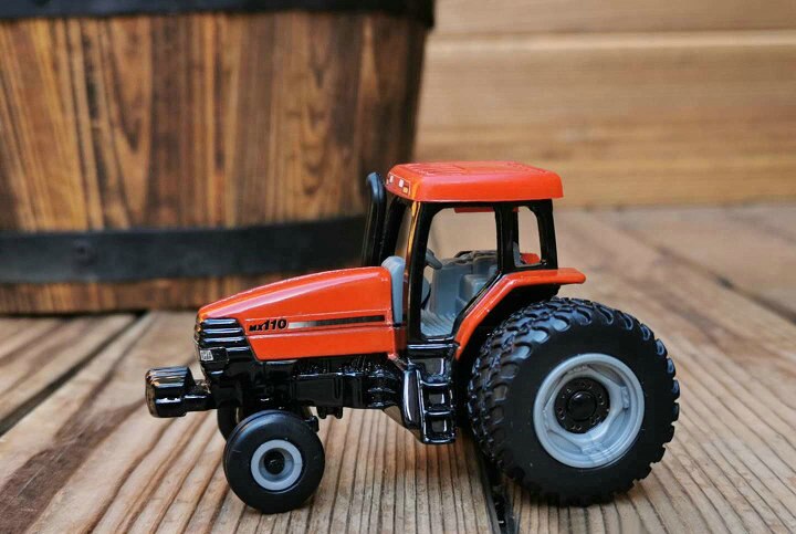 Brand new 1:64 IH mx110 Tractor Model Agricultural machinery Alloy model