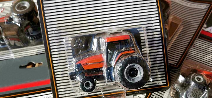 Brand new 1:64 IH mx110 Tractor Model Agricultural machinery Alloy model