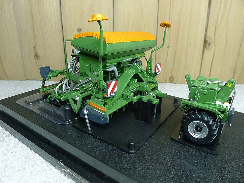 Rare boutique 1:32 t-pack3000 planter model Tractor model accessories Agricultural machinery Alloy finished product model Rare boutique 1:32 t-pack3000 planter model Tractor model accessories Agricultural machinery Alloy finished product model
