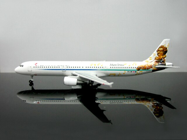 rare 1:500 Austrian A321 oe-lbb aircraft model Alloy collection model
