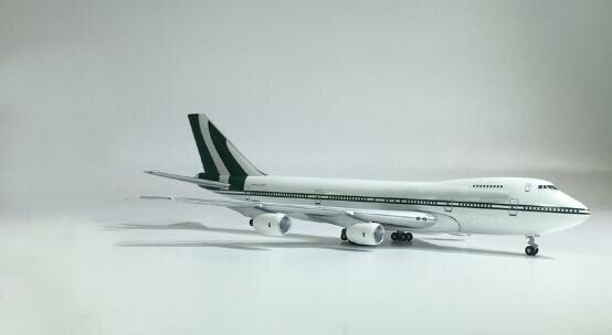 1:500 747-236b airliner model g-bdxb Alloy collection model