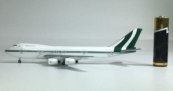 1:500 747-236b airliner model g-bdxb Alloy collection model