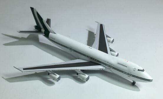1:500 747-236b airliner model g-bdxb Alloy collection model