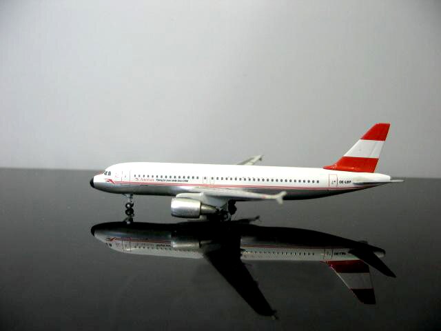 rare 1:500 Austrian A320 oe-lbp aircraft model Static display Alloy collection model