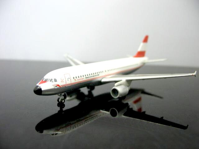 rare 1:500 Austrian A320 oe-lbp aircraft model Static display Alloy collection model