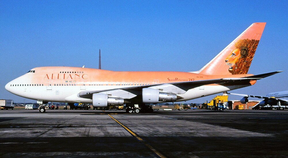 Out of print fine1:200 Model zs-spa of 747SP alloy airliner Alloy collection model Perfect texture