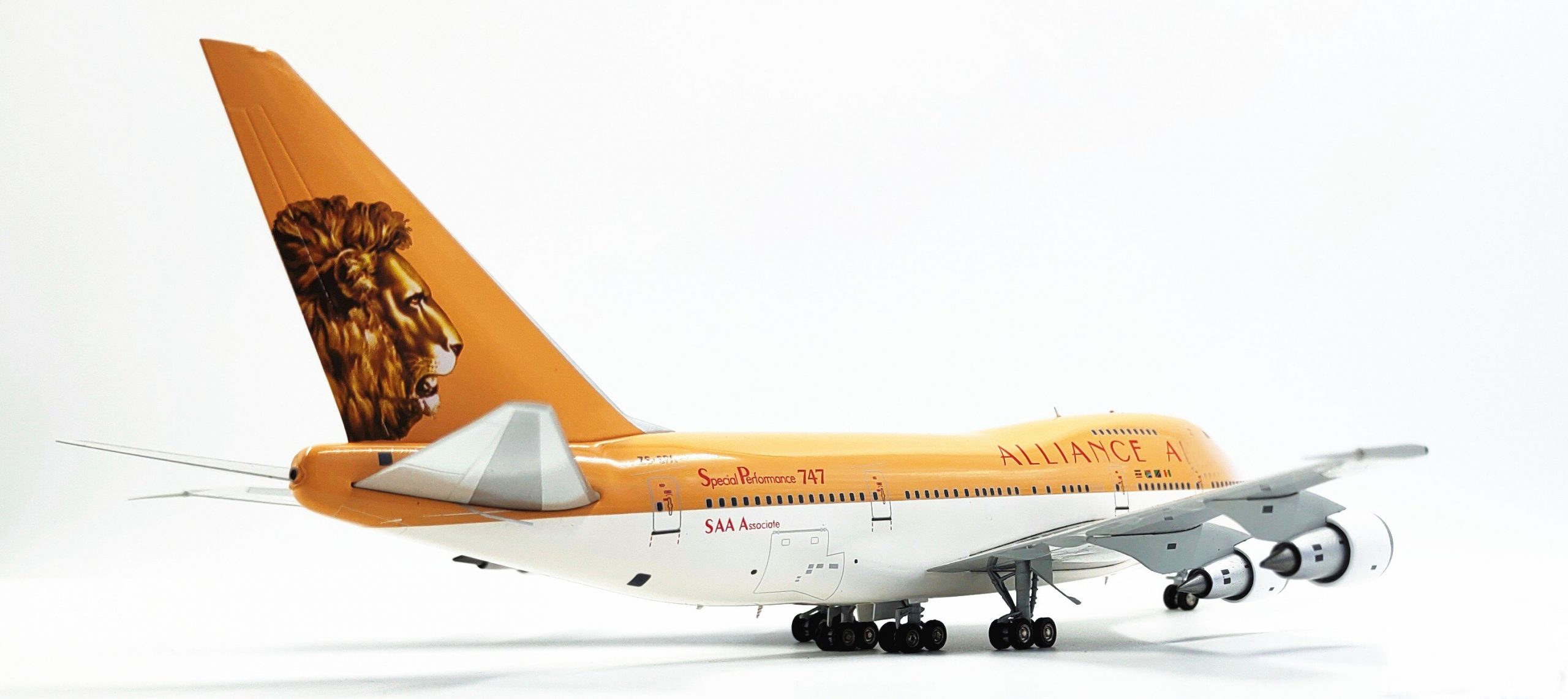 Out of print fine1:200 Model zs-spa of 747SP alloy airliner Alloy collection model Perfect texture