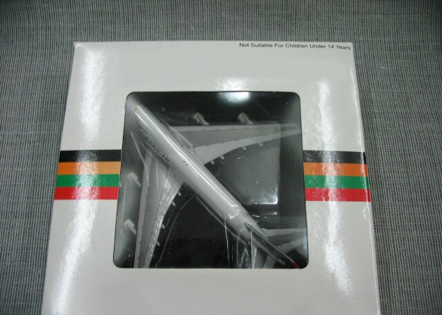 rare 1:500 South Africa 747-300 zs-sac aircraft model Alloy collection model