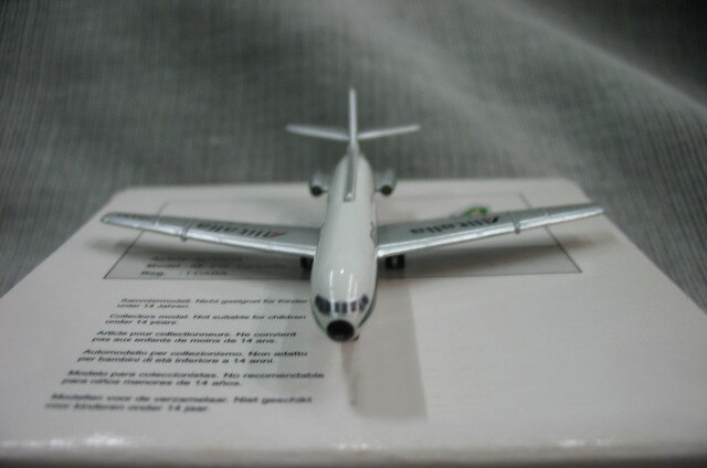 rare 1:500 Italian se-210 aircraft model i-daba Alloy collection model rare 1:500 Italian se-210 aircraft model i-daba Alloy collection model