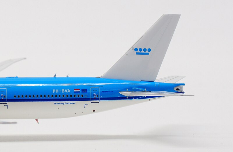 Special Offer 1:400 Netherlands B777-300ER aircraft model PH-BAV Alloy collection model Three kinds of coating