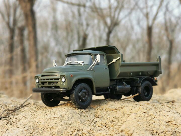 1:43 S Soviet Union Russia Truck Zi dump truck Alloy car model Static finished product 1:43 S Soviet Union Russia Truck Zi dump truck Alloy car model Static finished product