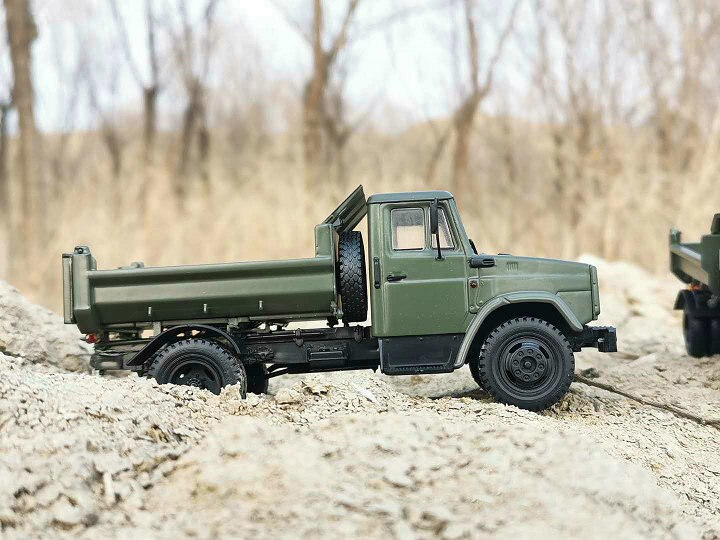 1:43 S Soviet Union Russia Truck Zi dump truck Alloy car model Static finished product 1:43 S Soviet Union Russia Truck Zi dump truck Alloy car model Static finished product