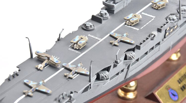 Fine 1 / 700 UK HMS Ark Royal model Alloy collection model Fine 1 / 700 UK HMS Ark Royal model Alloy collection model