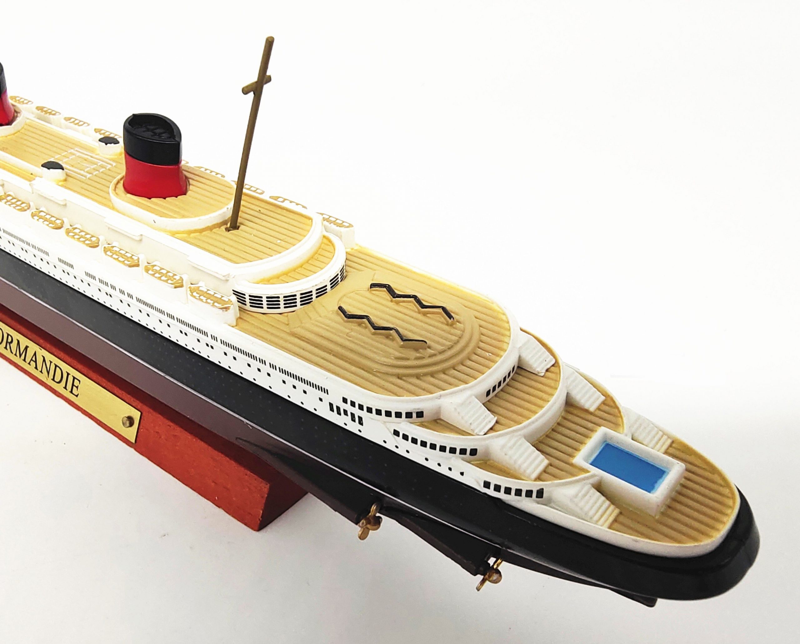 1:1250 SSV Normandy Large luxury cruise Alloy hull Colored finished model ornament
